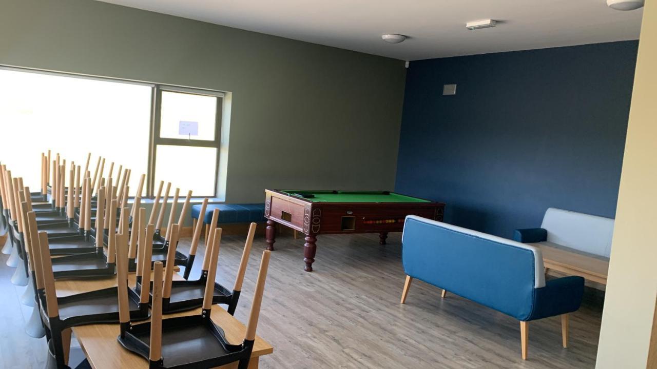 Auberge de jeunesse Achill Surf Centre à Bellanasally Extérieur photo