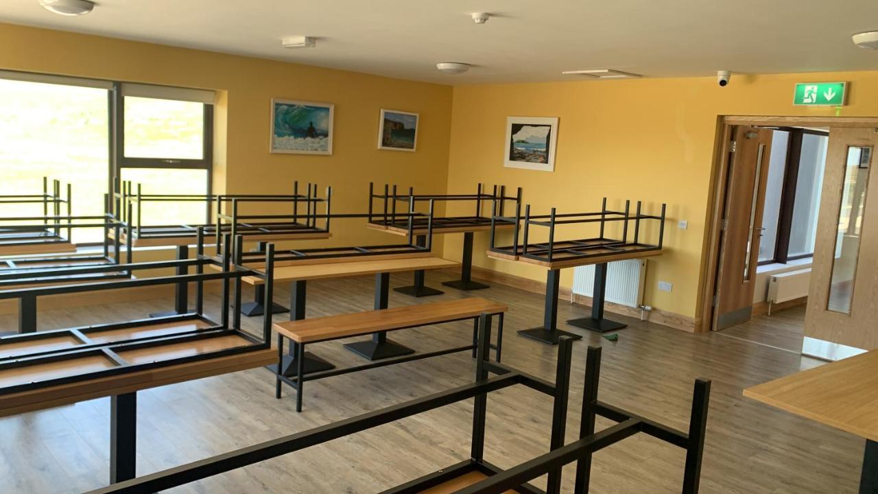 Auberge de jeunesse Achill Surf Centre à Bellanasally Extérieur photo