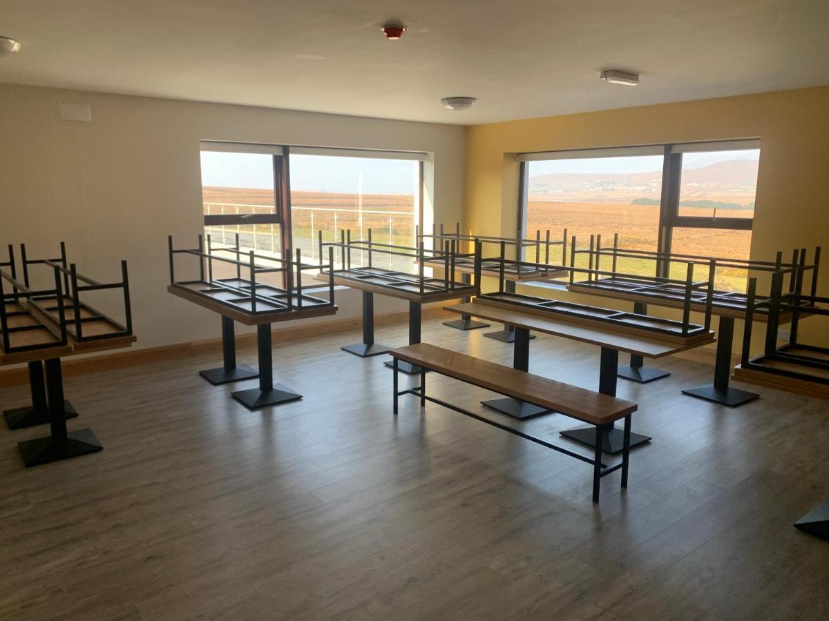 Auberge de jeunesse Achill Surf Centre à Bellanasally Extérieur photo